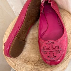 Tori Burch Fuchsia Patent Leather Ballet Flats Size 8M